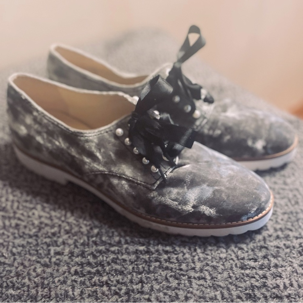 Karl lagerfelds gray velour and white pearl shoes